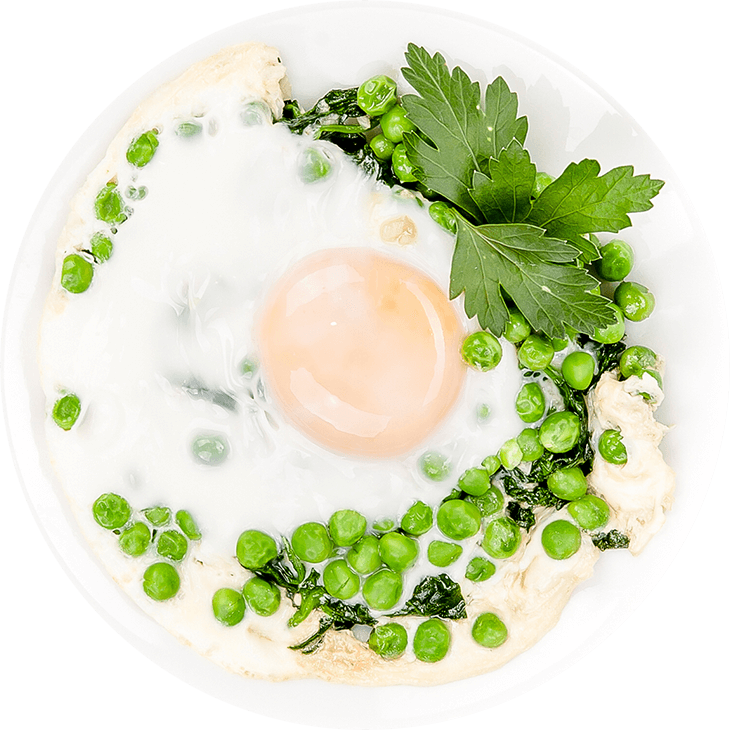 Pržena jaja na tikvicama, grašku i spanaću 