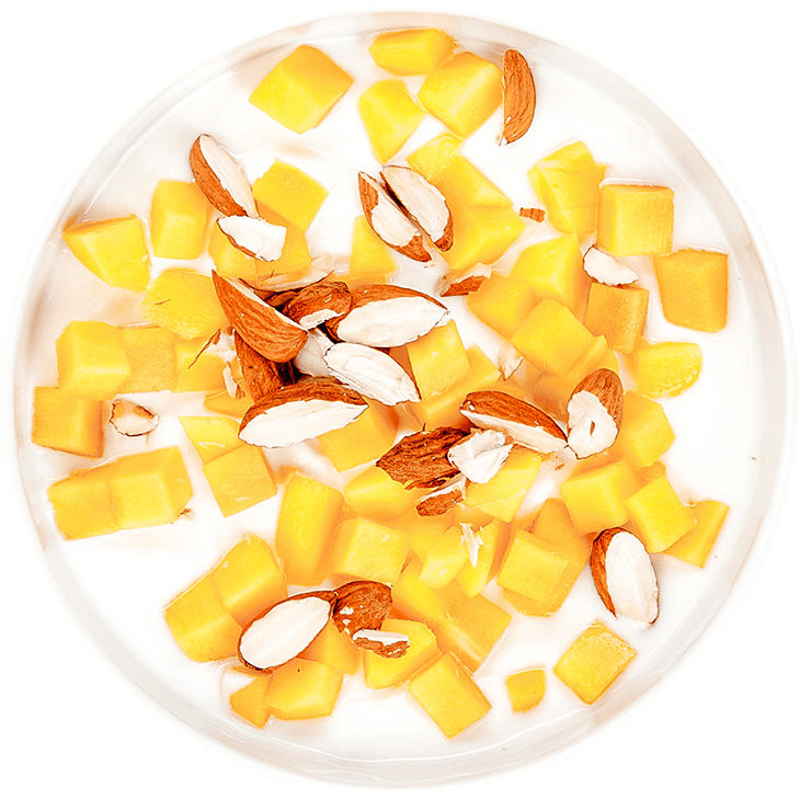 Йогурт с манго и миндалем