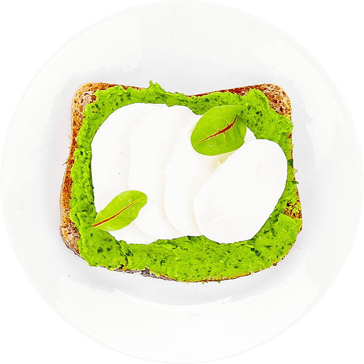 Sandwich with mozzarella cheese and garden peas and spinach paste