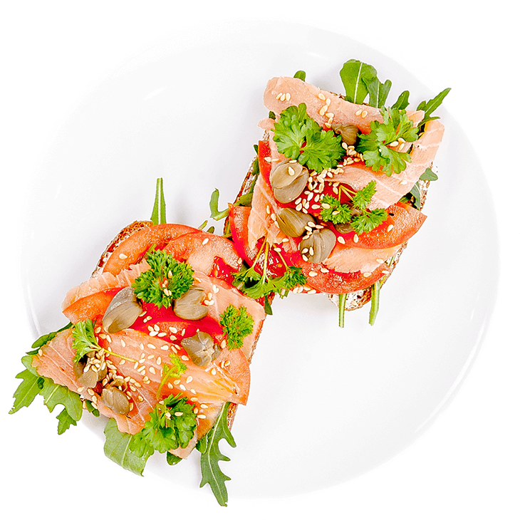 Sandwich with smoked salmon, rocket, tomato and capers (gluten free)